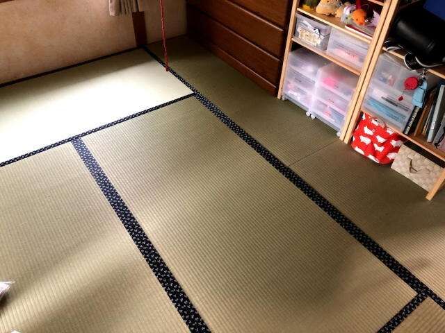 部屋にはタンスなどがあって当たり前