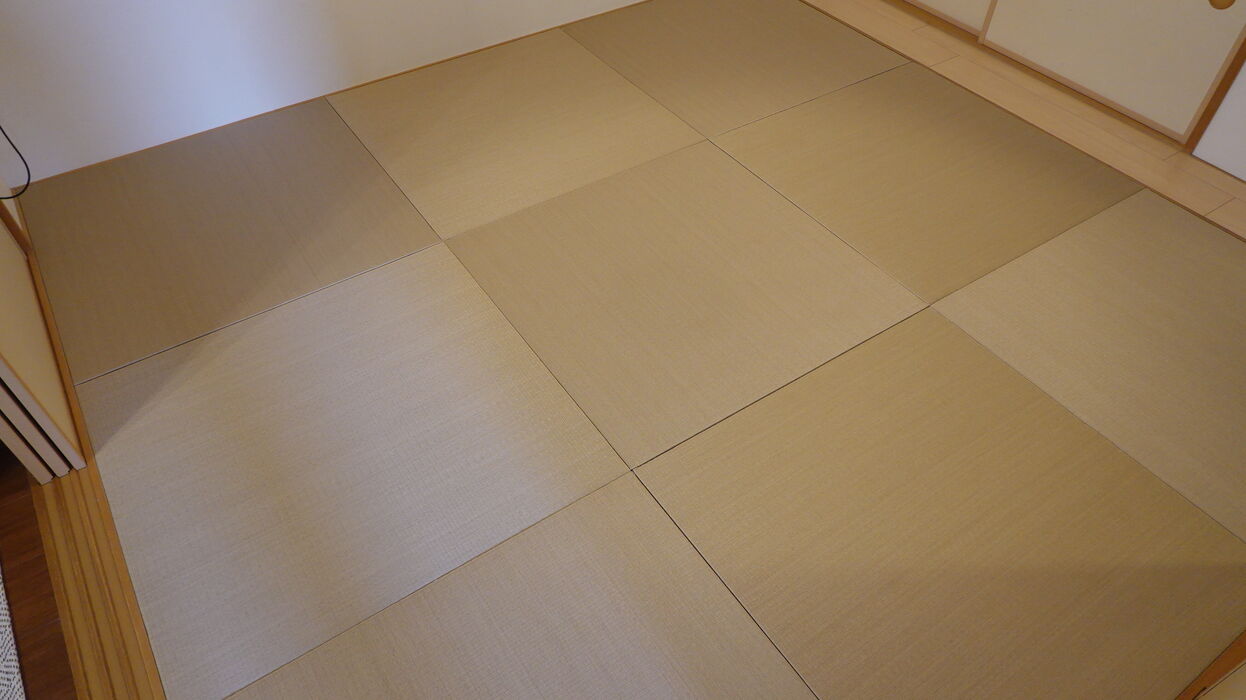 思い切ってヘリなし畳に作り替え