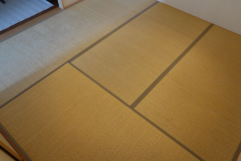思い切ってヘリなし畳に作り替え