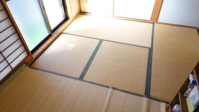 尼崎のお宅で畳の表替え（尼崎、伊丹、西宮、宝塚で畳でお困りの方は当店へ）